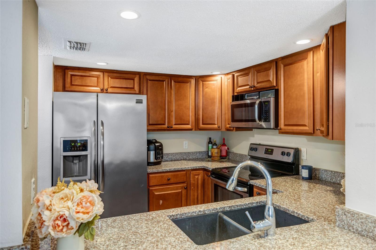 RIVER OAKS CONDO I - Residential