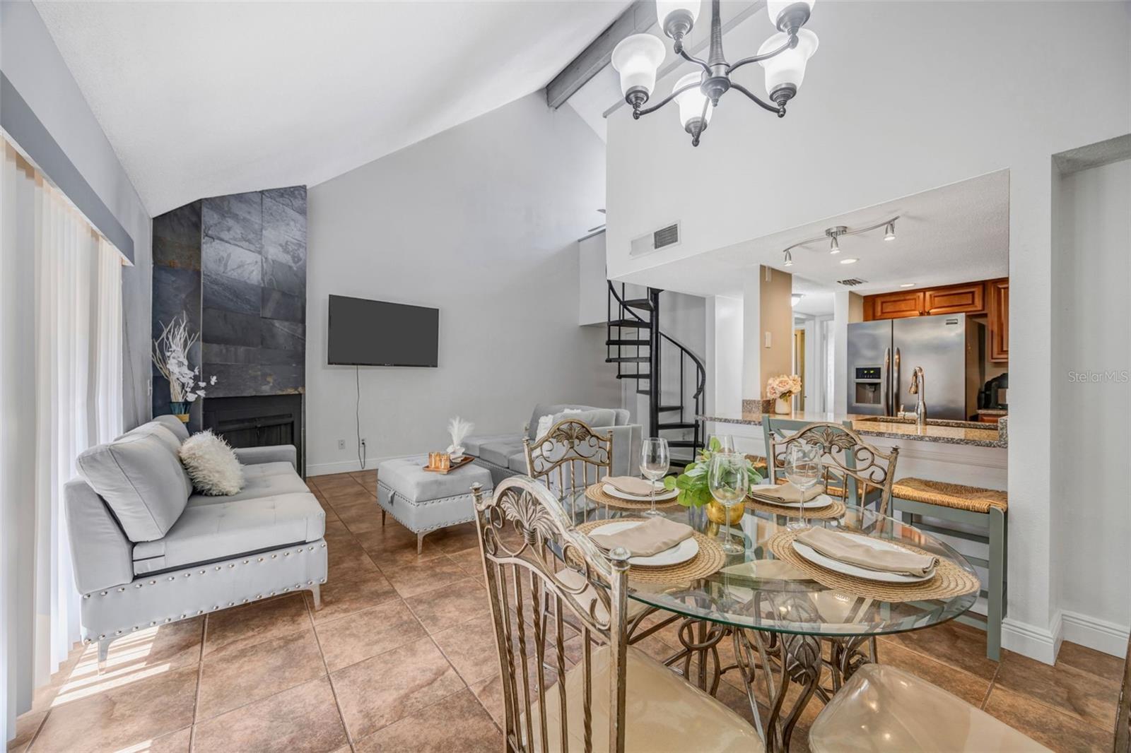 RIVER OAKS CONDO I - Residential