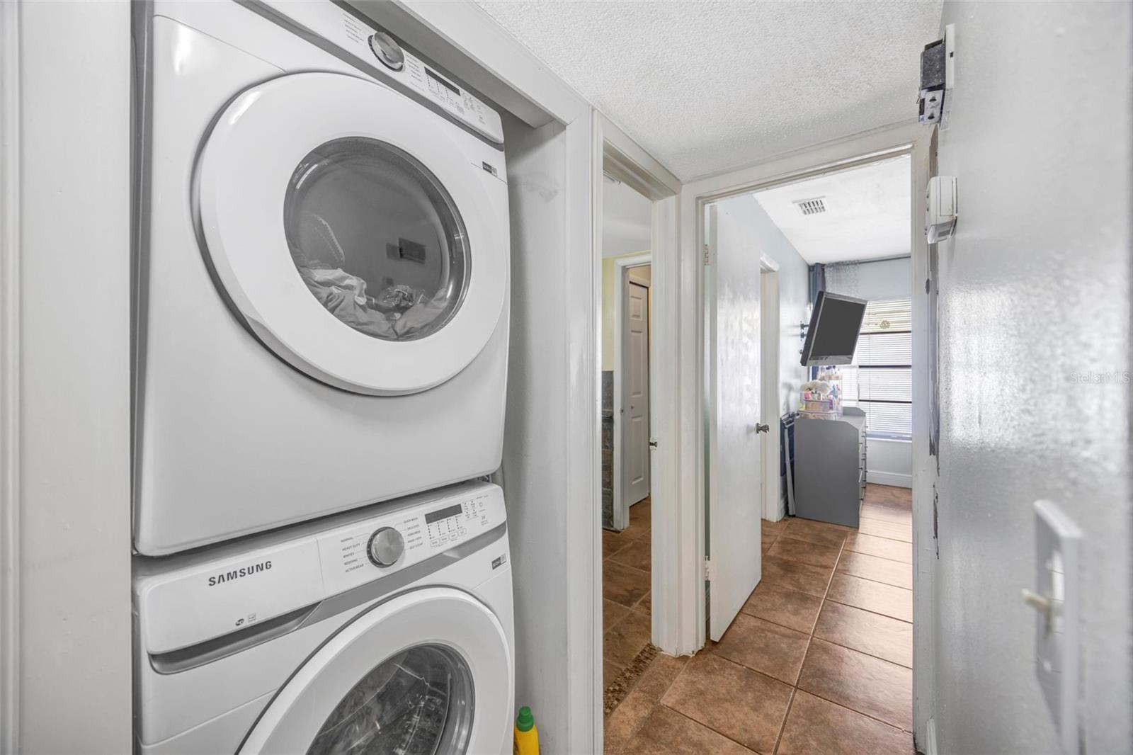 RIVER OAKS CONDO I - Residential