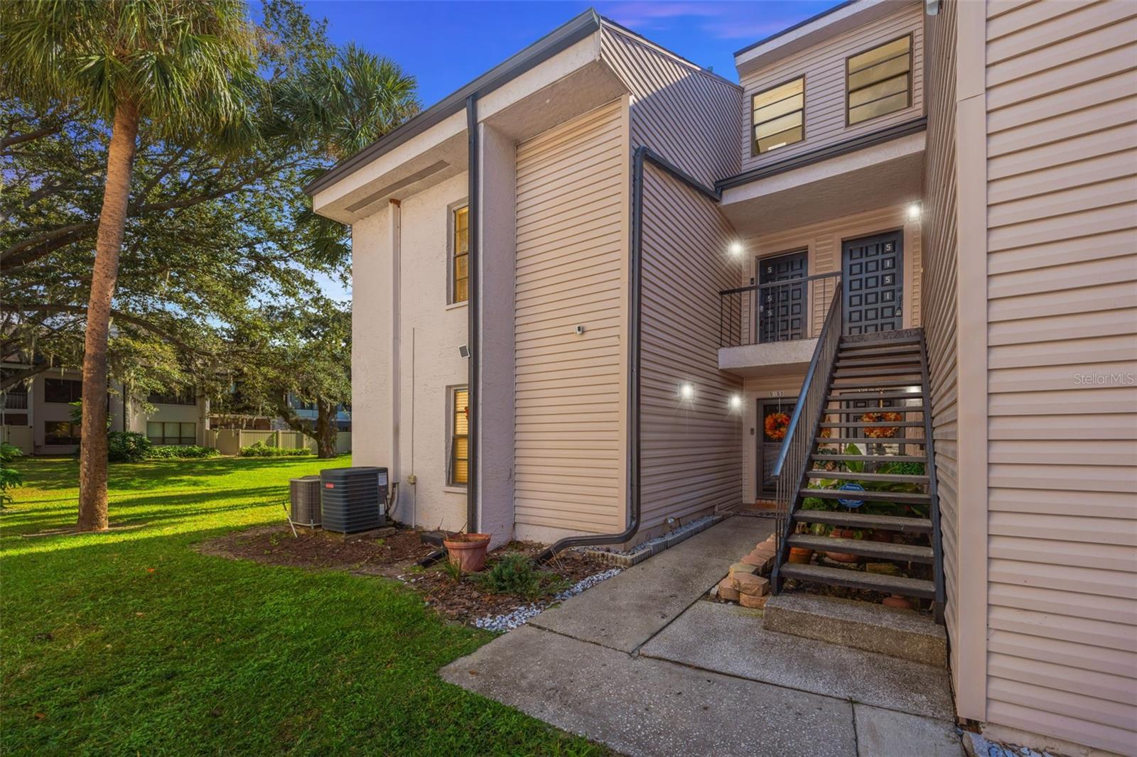 RIVER OAKS CONDO I - Residential