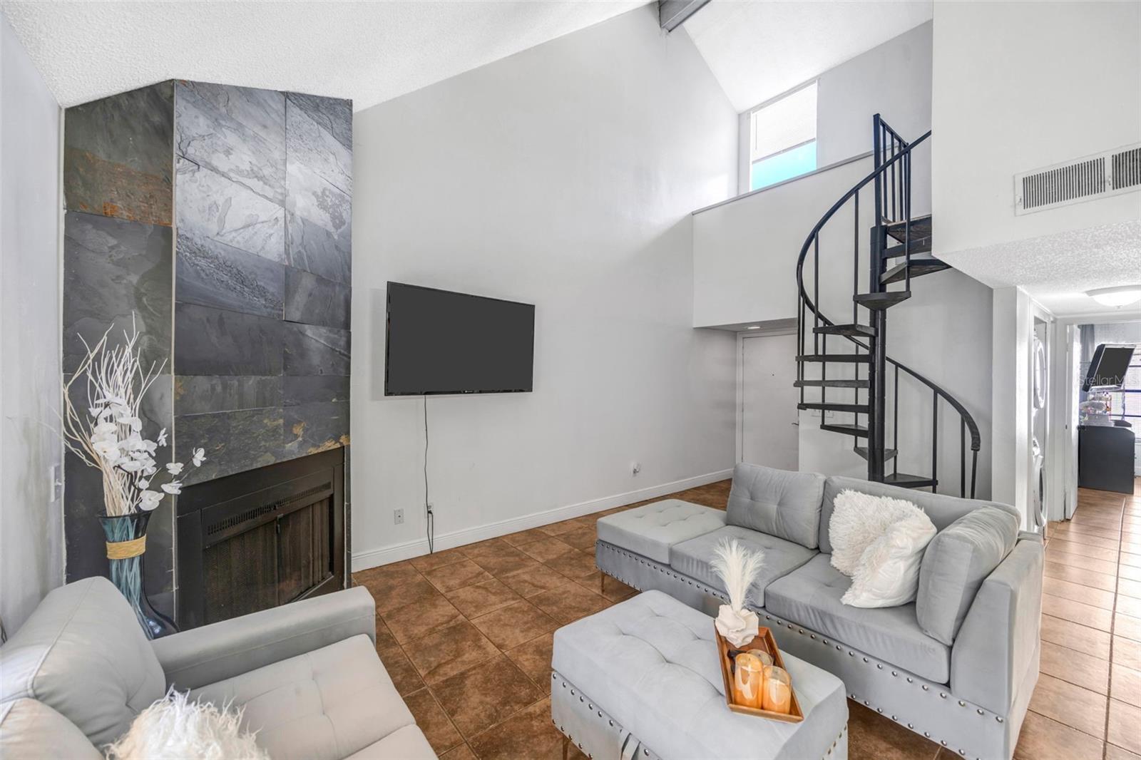 RIVER OAKS CONDO I - Residential