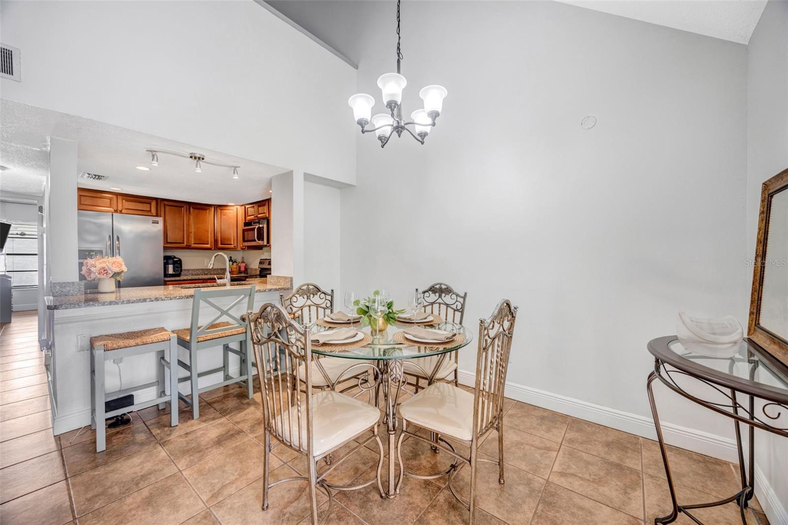 RIVER OAKS CONDO I - Residential