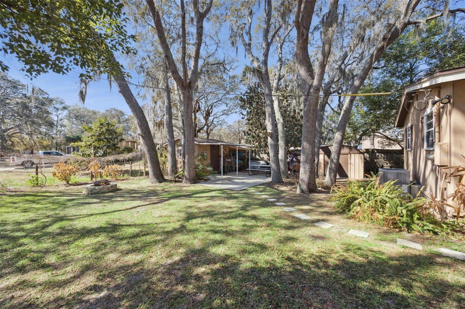 OAK PARK MANOR - Residential