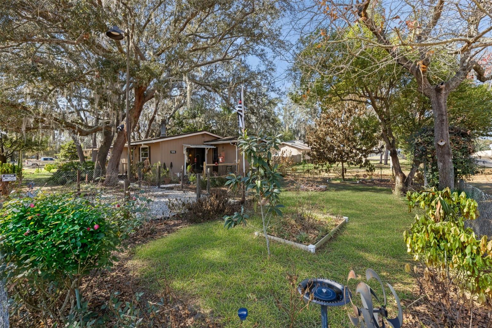 OAK PARK MANOR - Residential