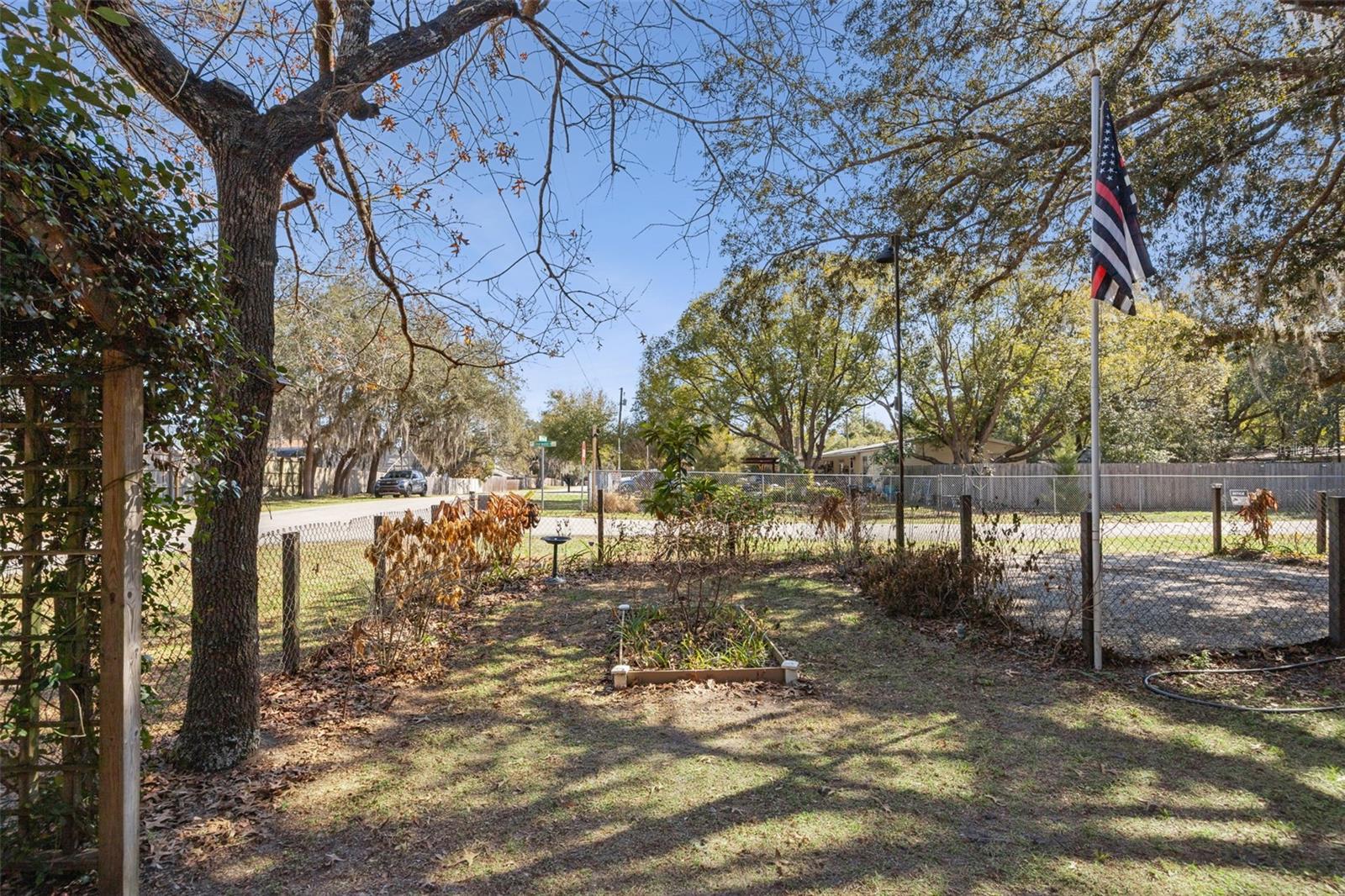 OAK PARK MANOR - Residential
