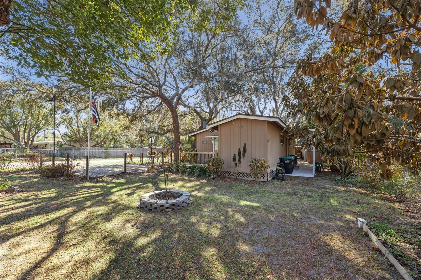 OAK PARK MANOR - Residential