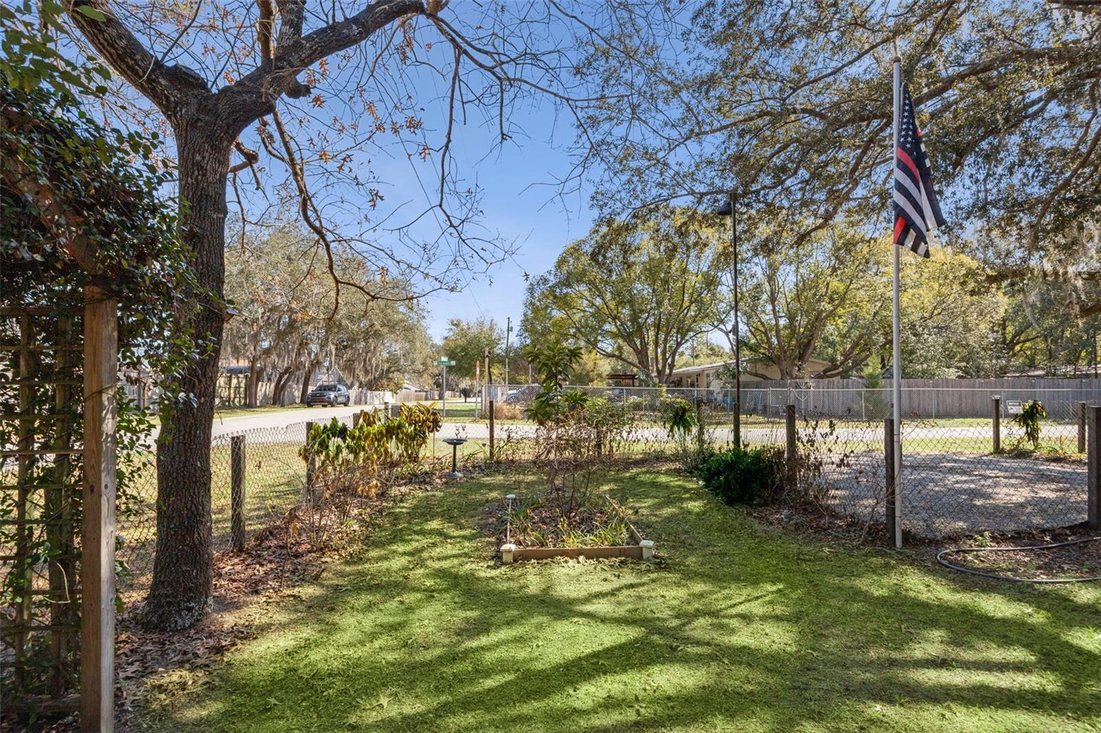 OAK PARK MANOR - Residential