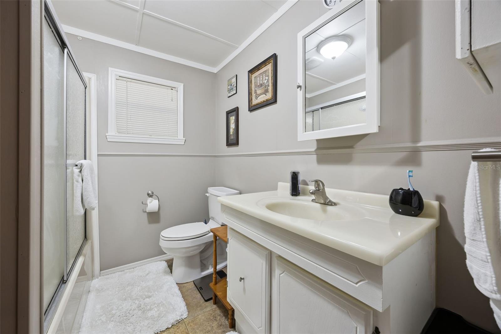 OAK PARK MANOR - Residential