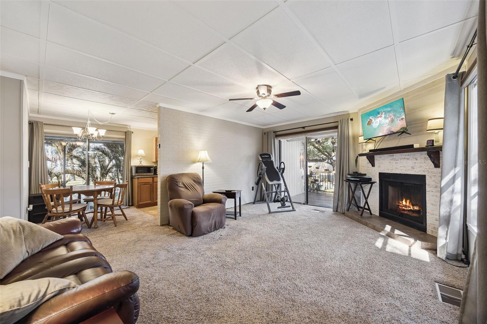 OAK PARK MANOR - Residential