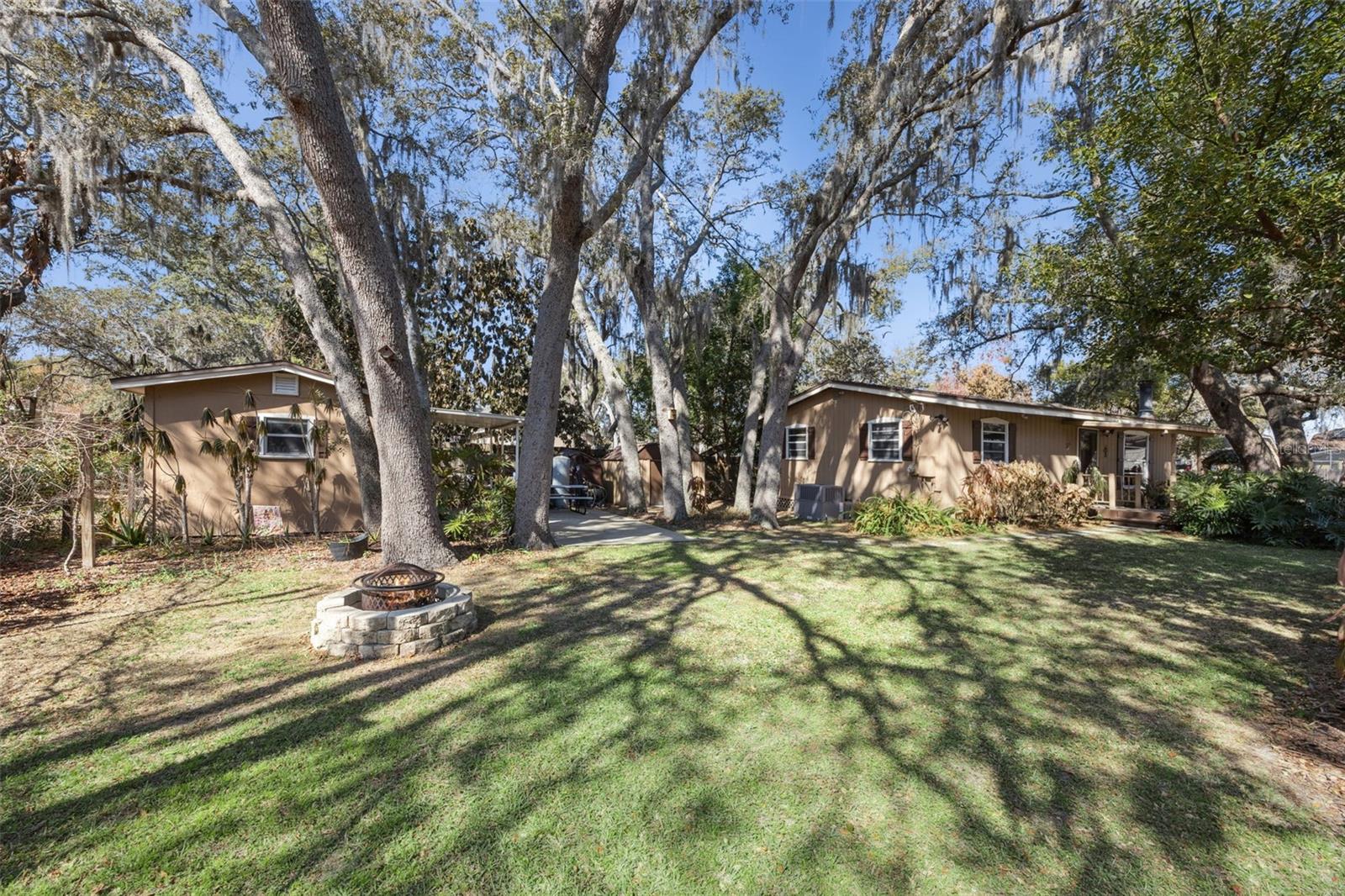 OAK PARK MANOR - Residential