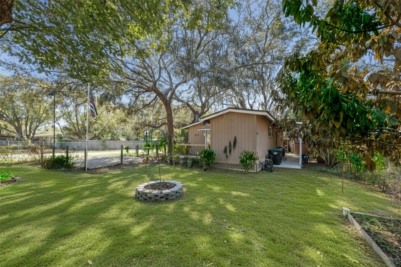 OAK PARK MANOR - Residential