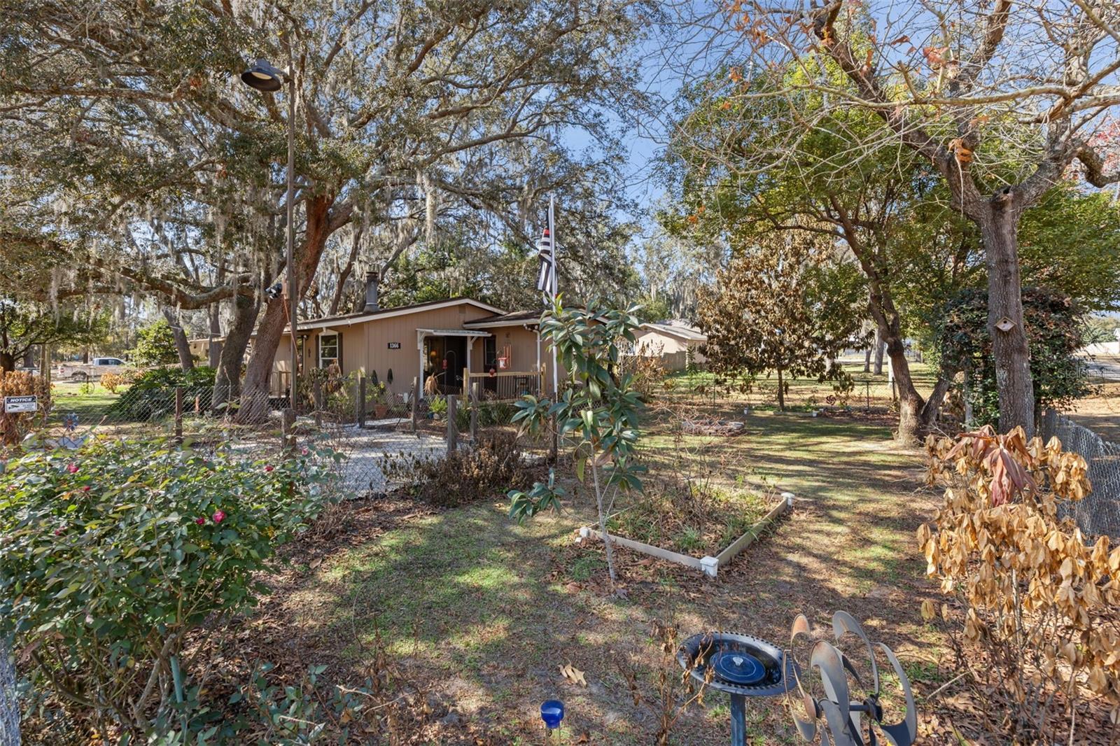 OAK PARK MANOR - Residential