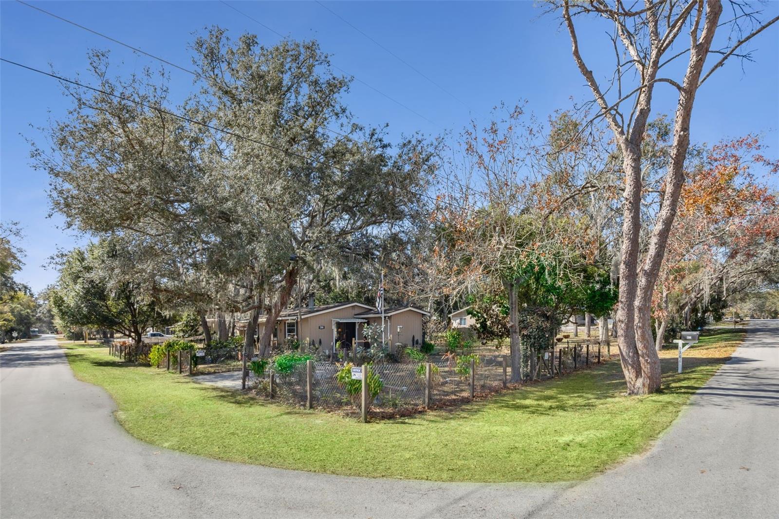 OAK PARK MANOR - Residential