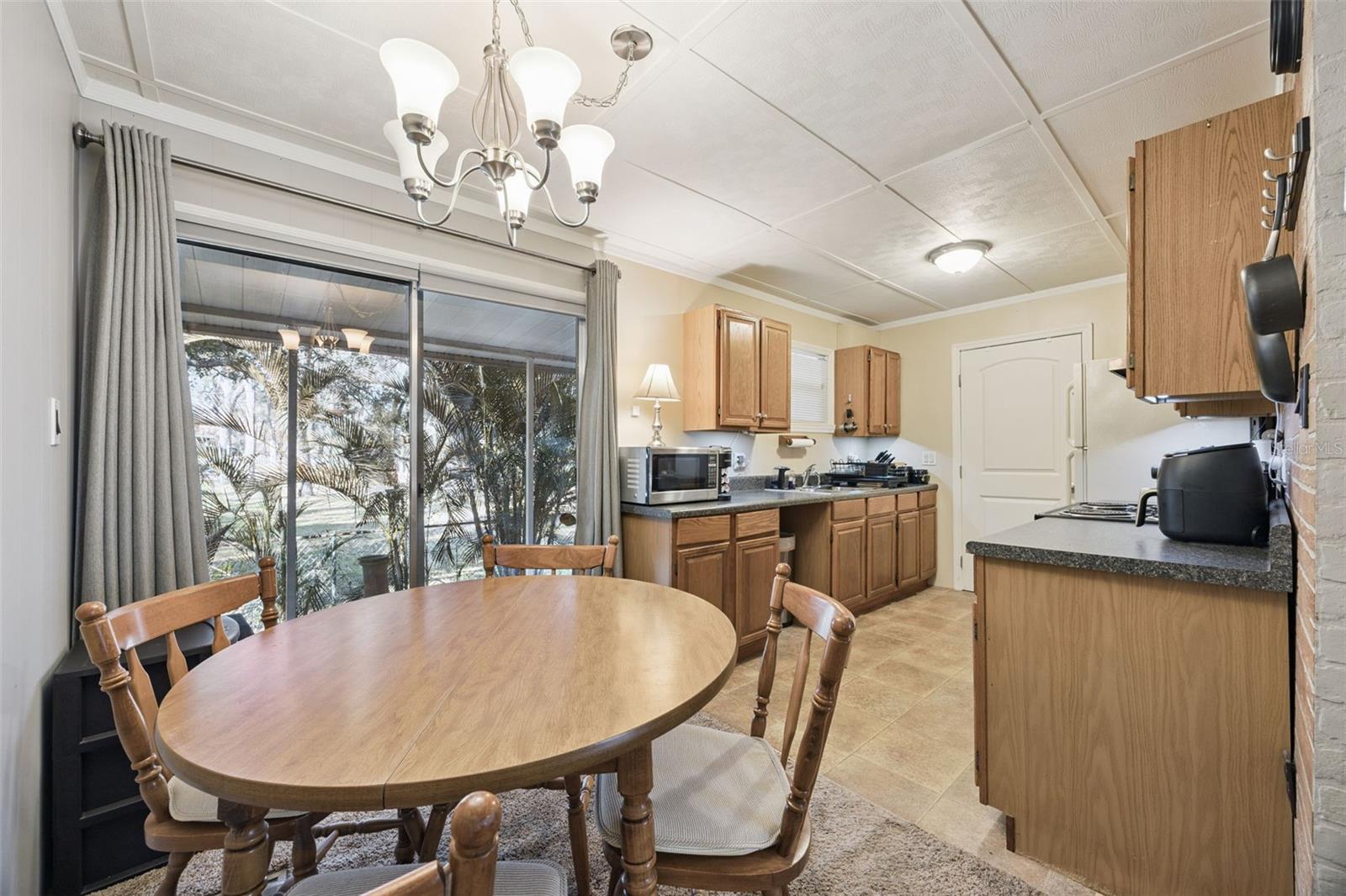 OAK PARK MANOR - Residential