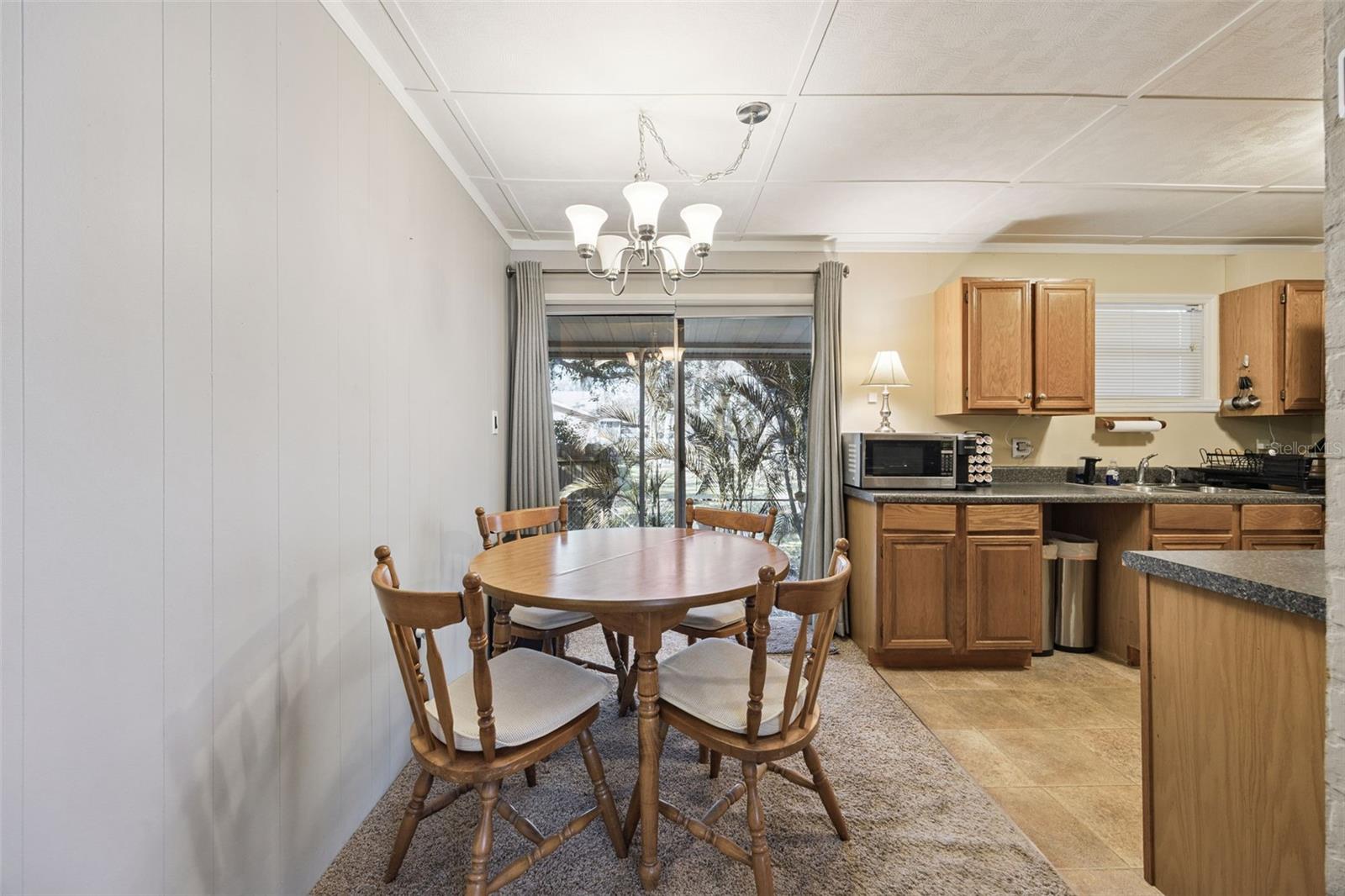 OAK PARK MANOR - Residential