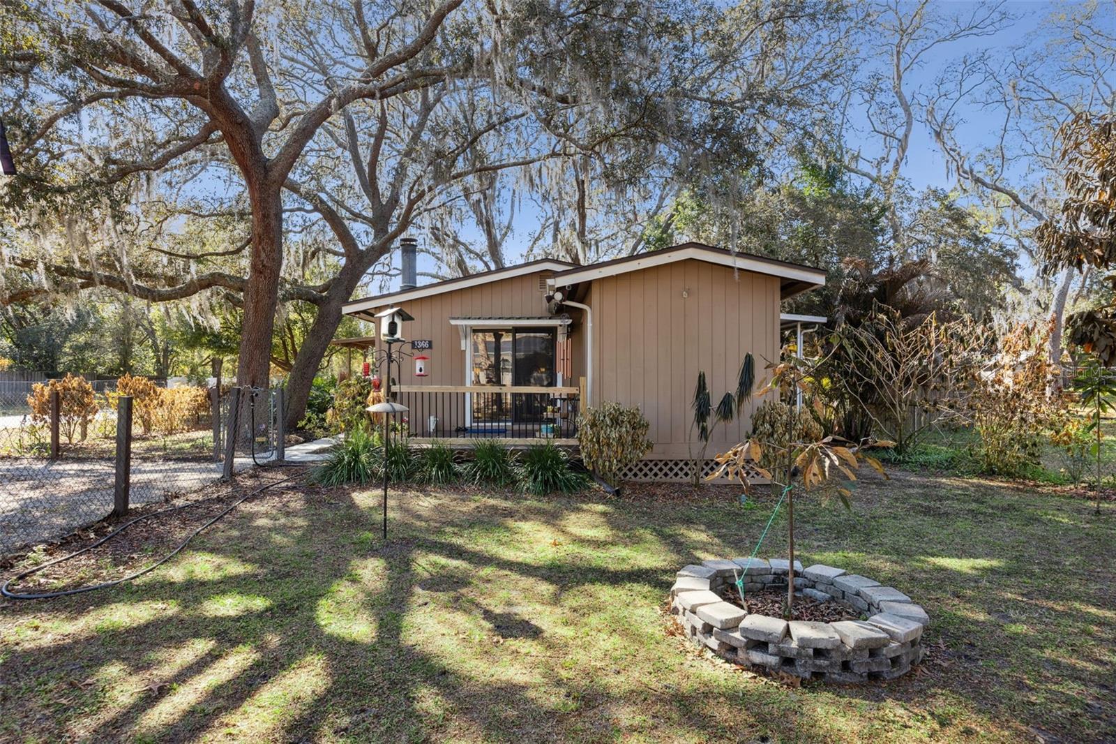 OAK PARK MANOR - Residential