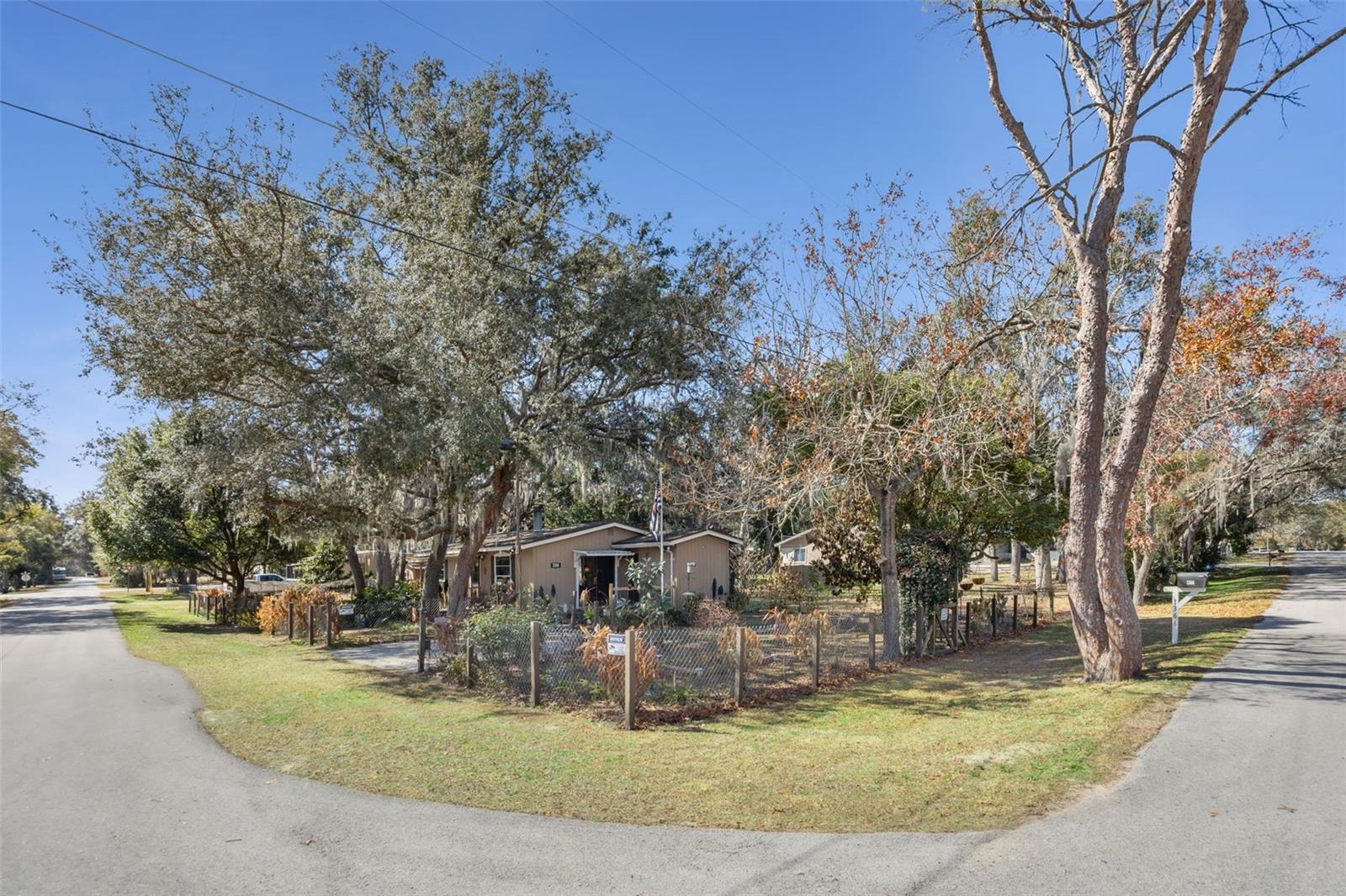 OAK PARK MANOR - Residential