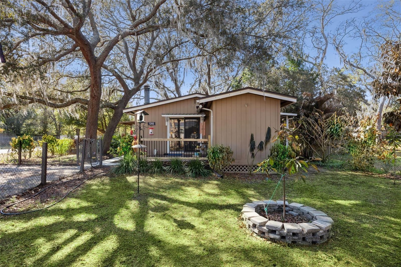 OAK PARK MANOR - Residential