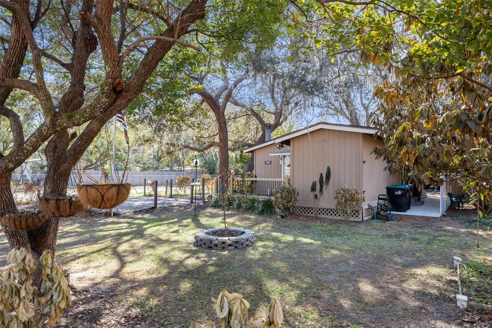 OAK PARK MANOR - Residential