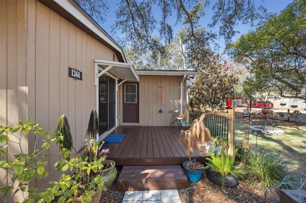 Photo of 1366 Wildwood Street, Apopka, FL 32703 (MLS # O6383711)