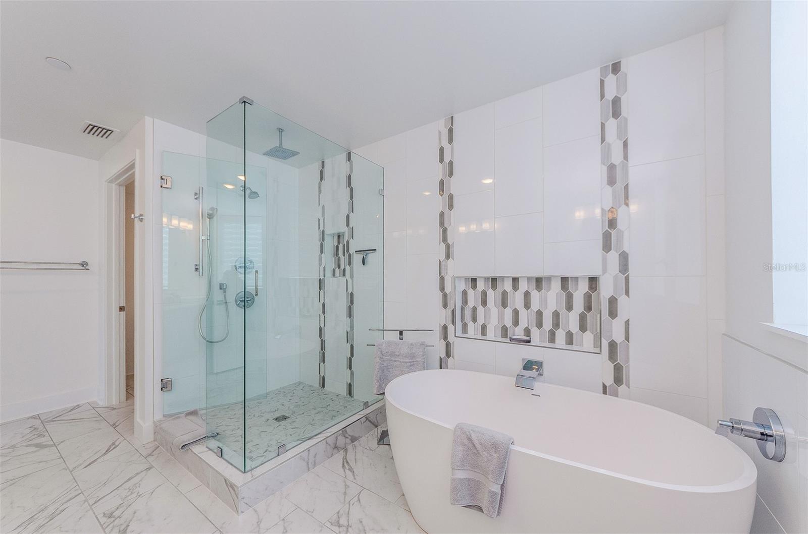 PURA VIDA RESIDENCES CONDO - Residential Lease