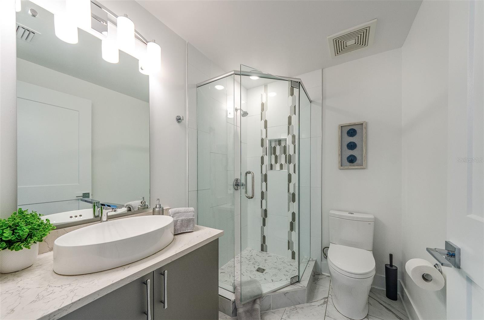 PURA VIDA RESIDENCES CONDO - Residential Lease