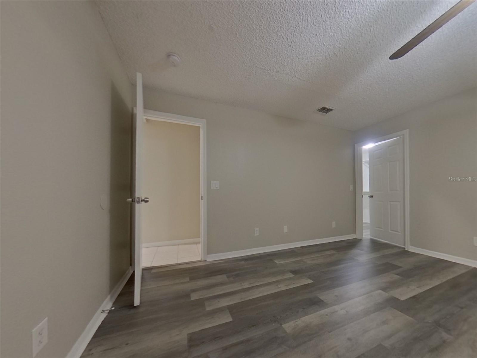 CROSS CREEK PH 02 - Residential Lease