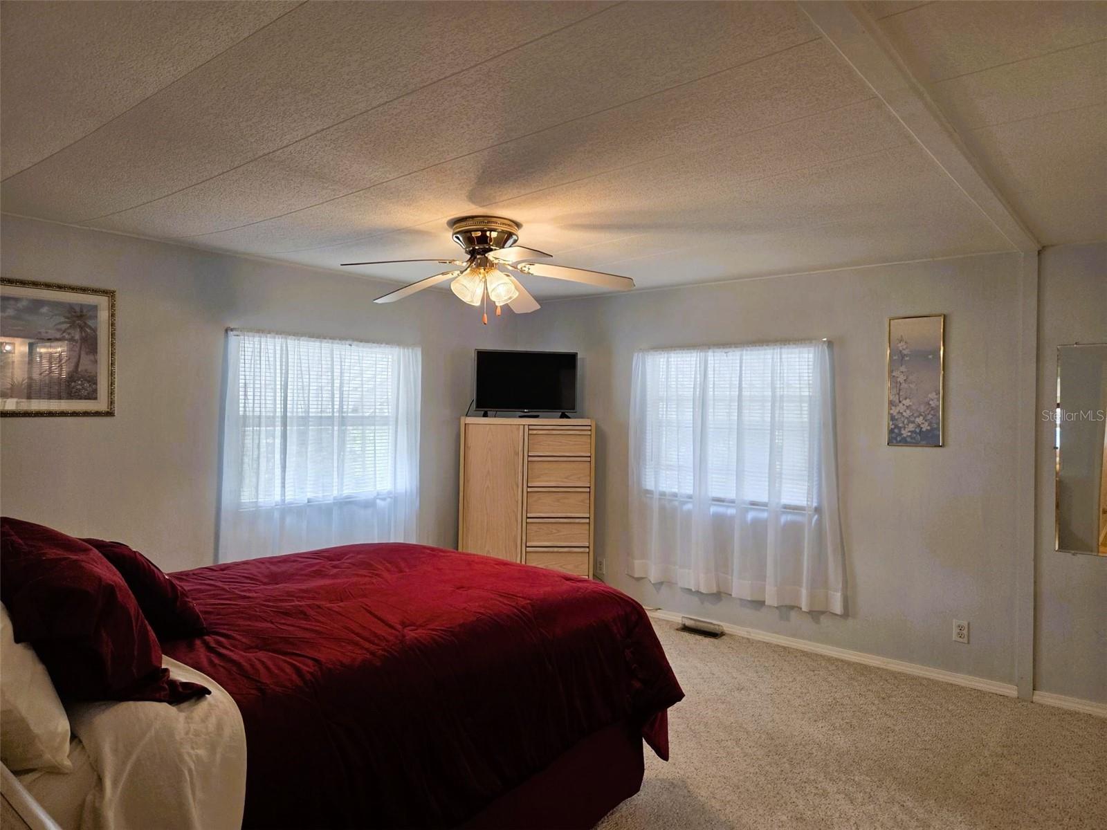 OAKWOOD MANOR - Residential