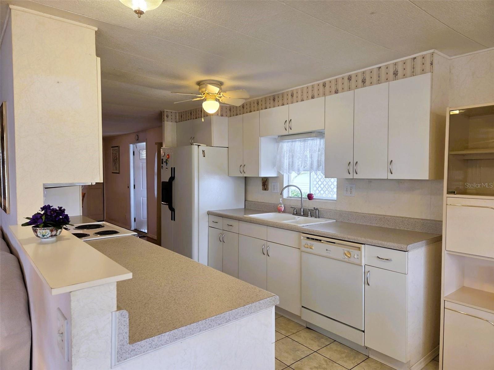 OAKWOOD MANOR - Residential