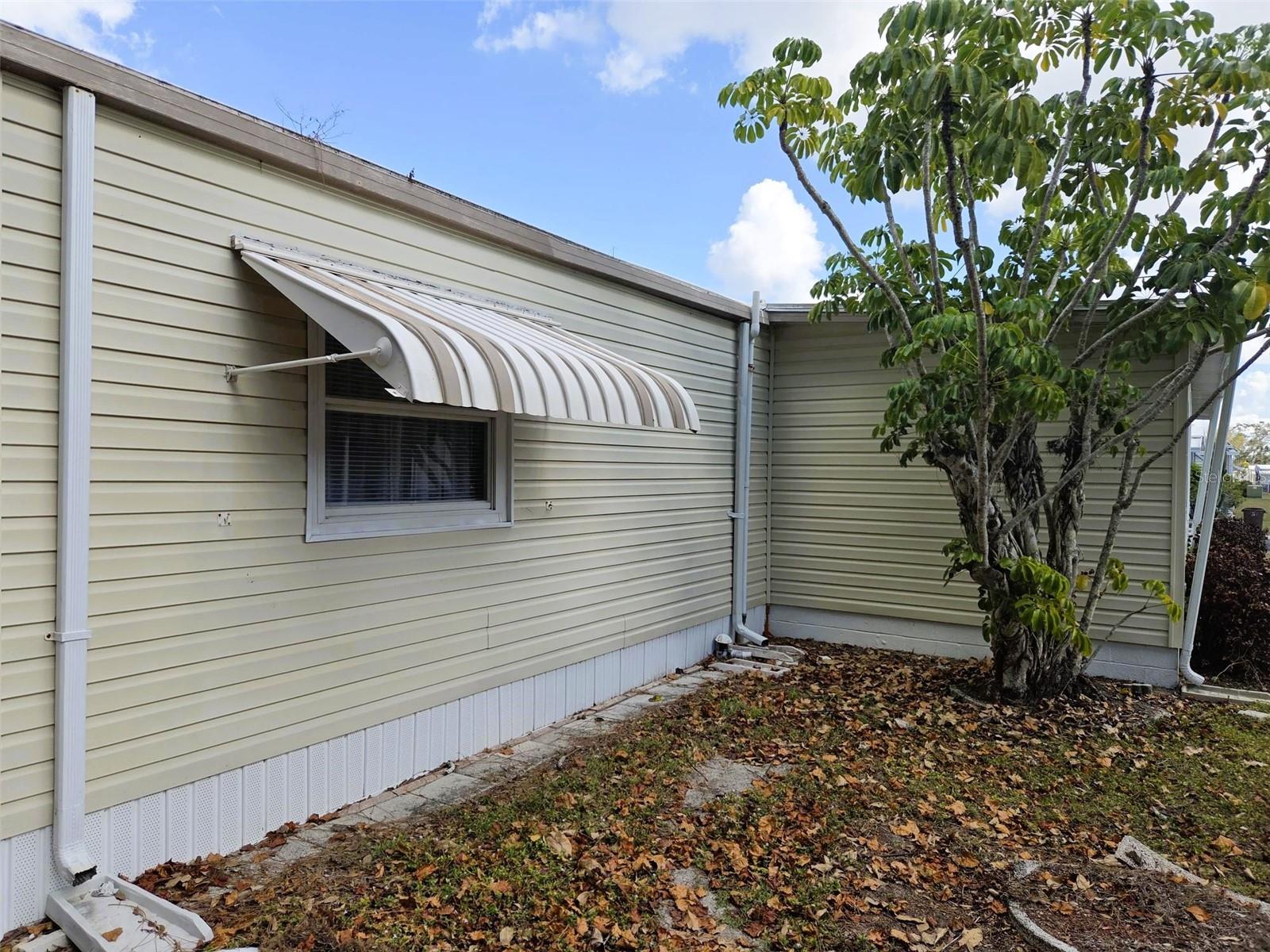 302 OAKWOOD BOULEVARD