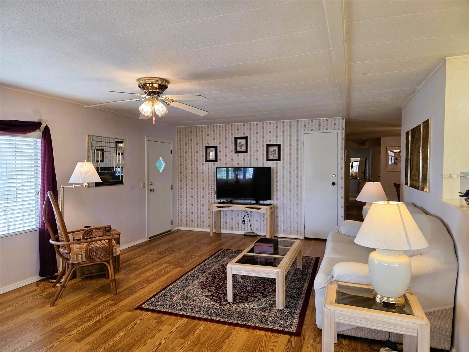 OAKWOOD MANOR - Residential