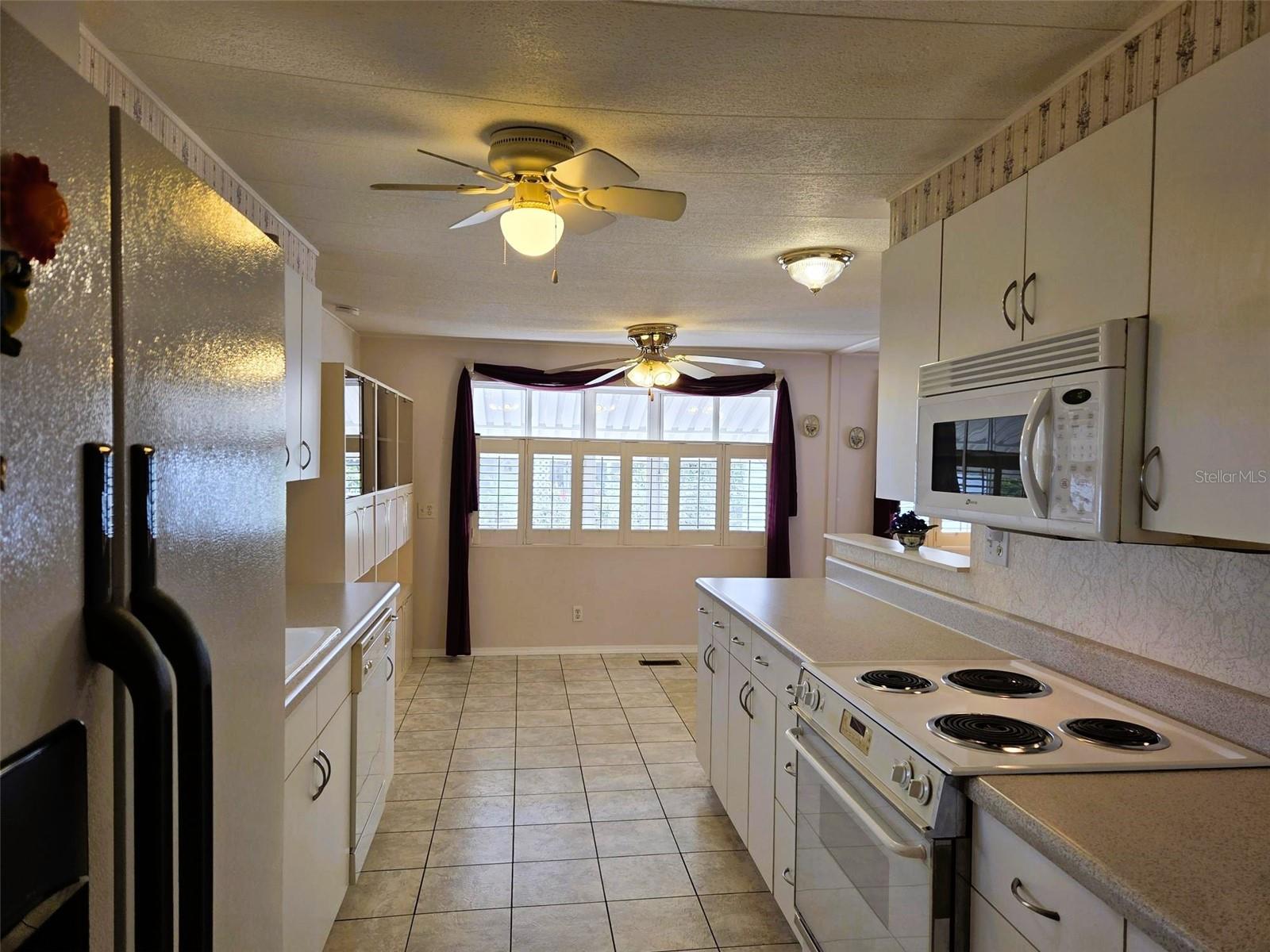 OAKWOOD MANOR - Residential