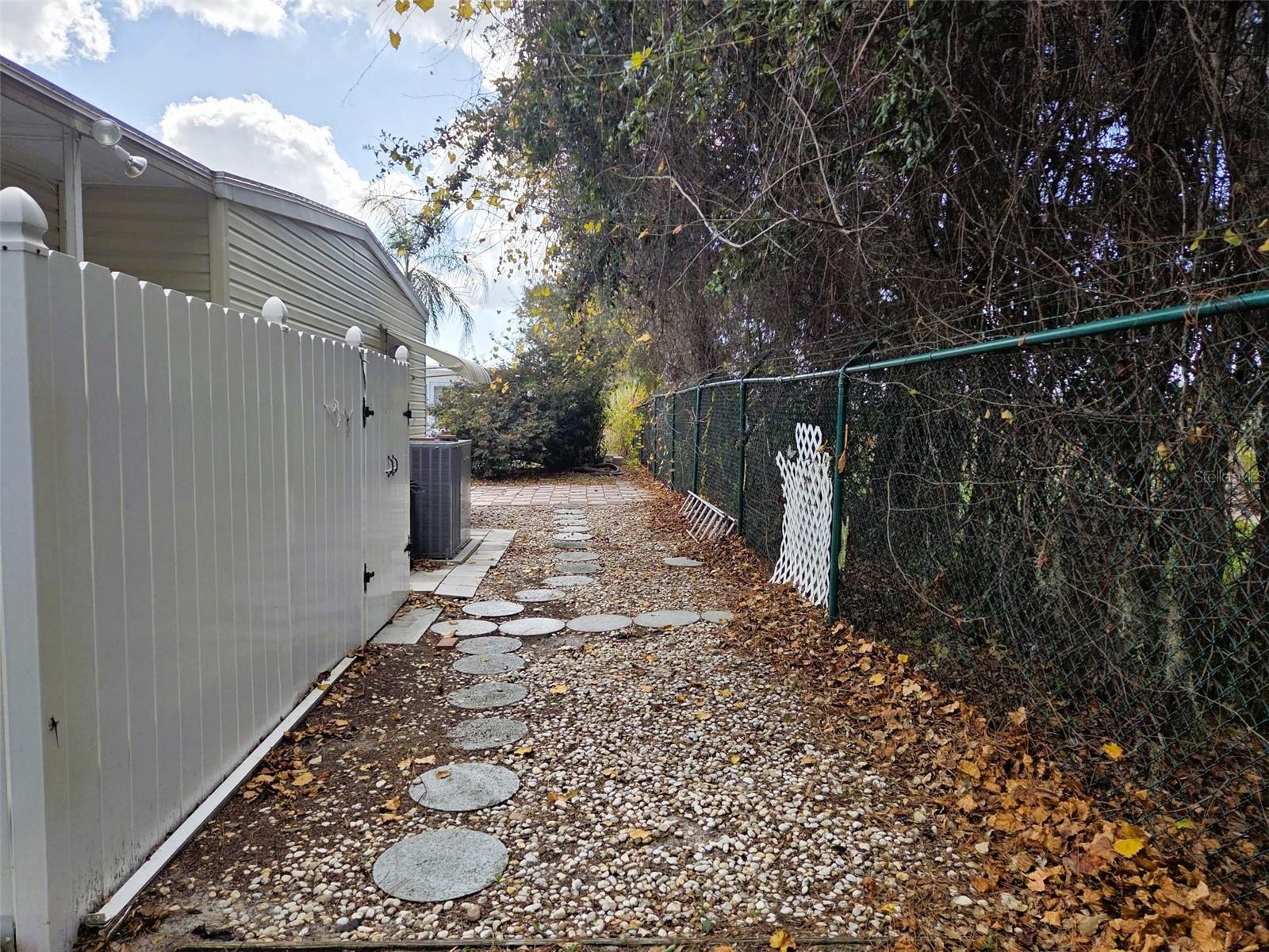 OAKWOOD MANOR - Residential