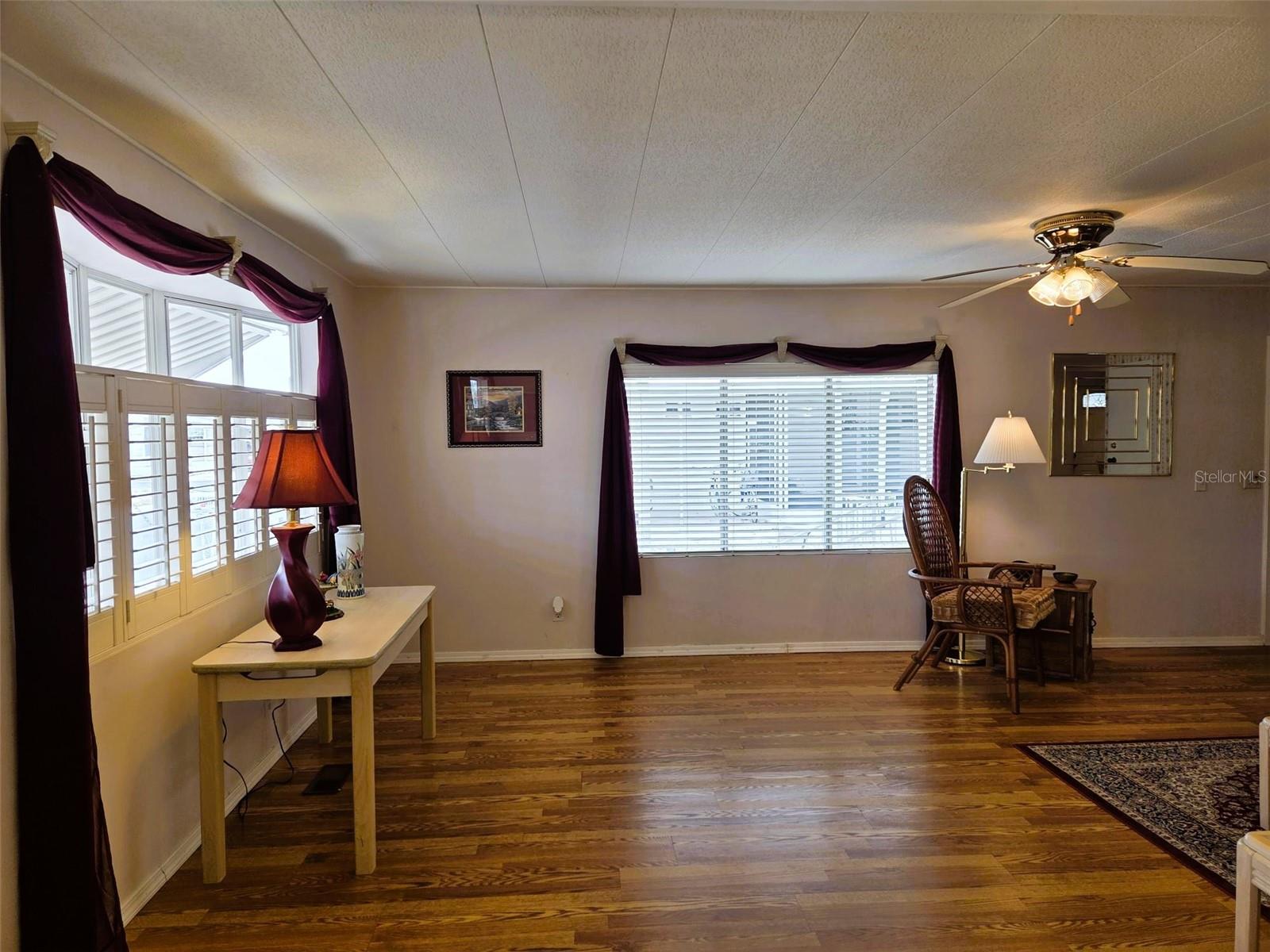 OAKWOOD MANOR - Residential