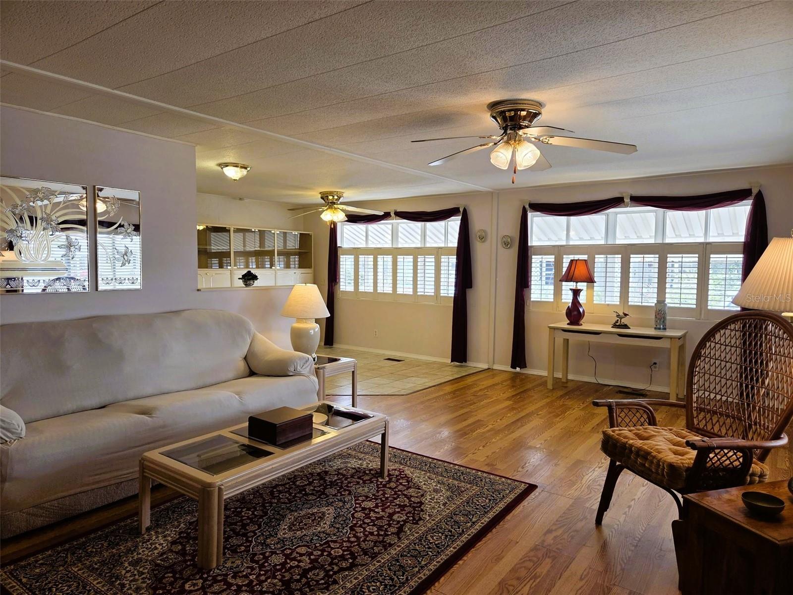 OAKWOOD MANOR - Residential