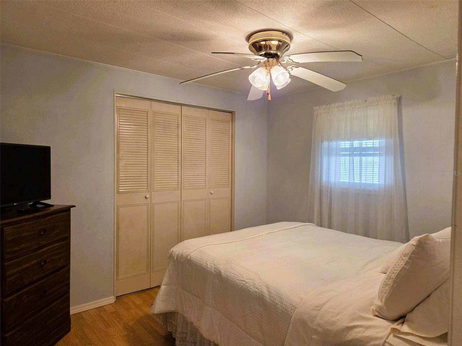 OAKWOOD MANOR - Residential