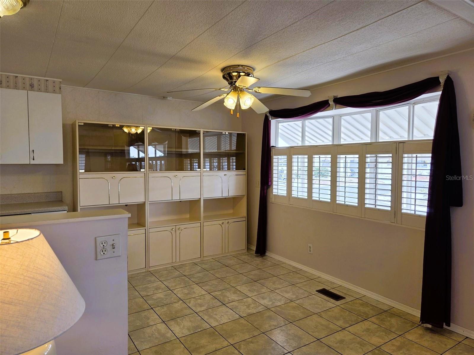 OAKWOOD MANOR - Residential