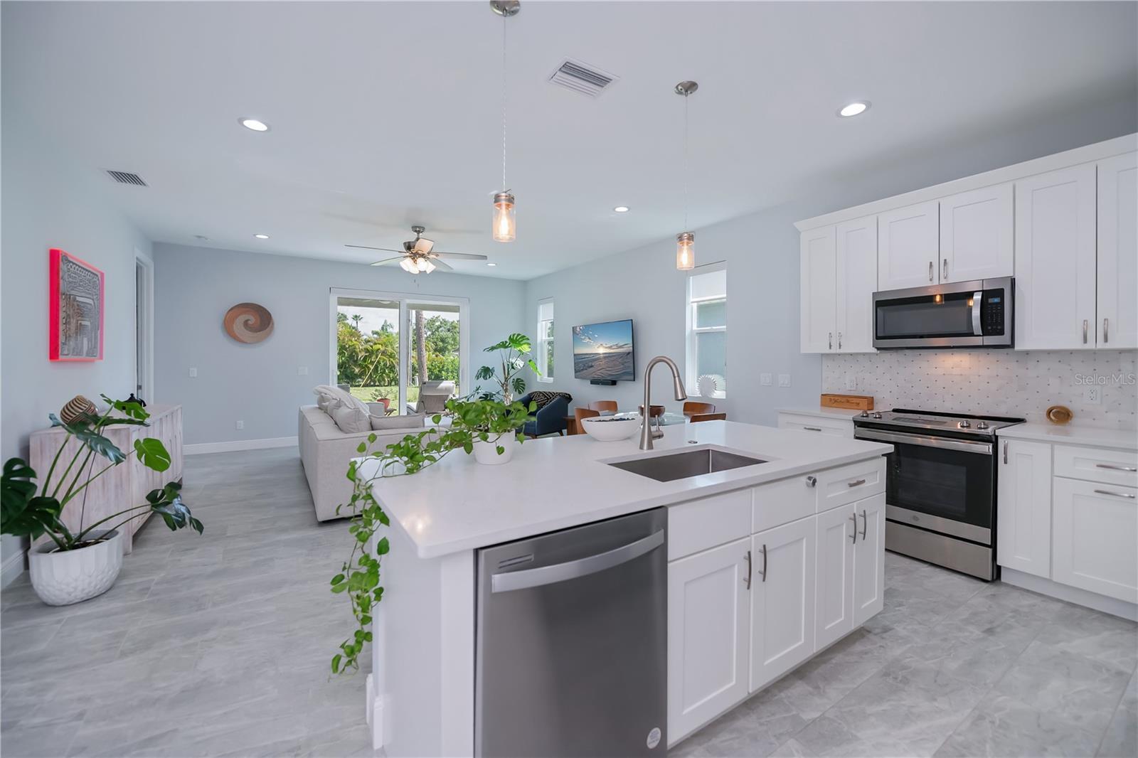 VENICE EDGEWOOD SEC OF - Residential