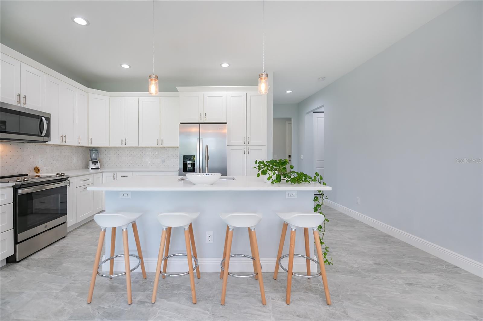VENICE EDGEWOOD SEC OF - Residential