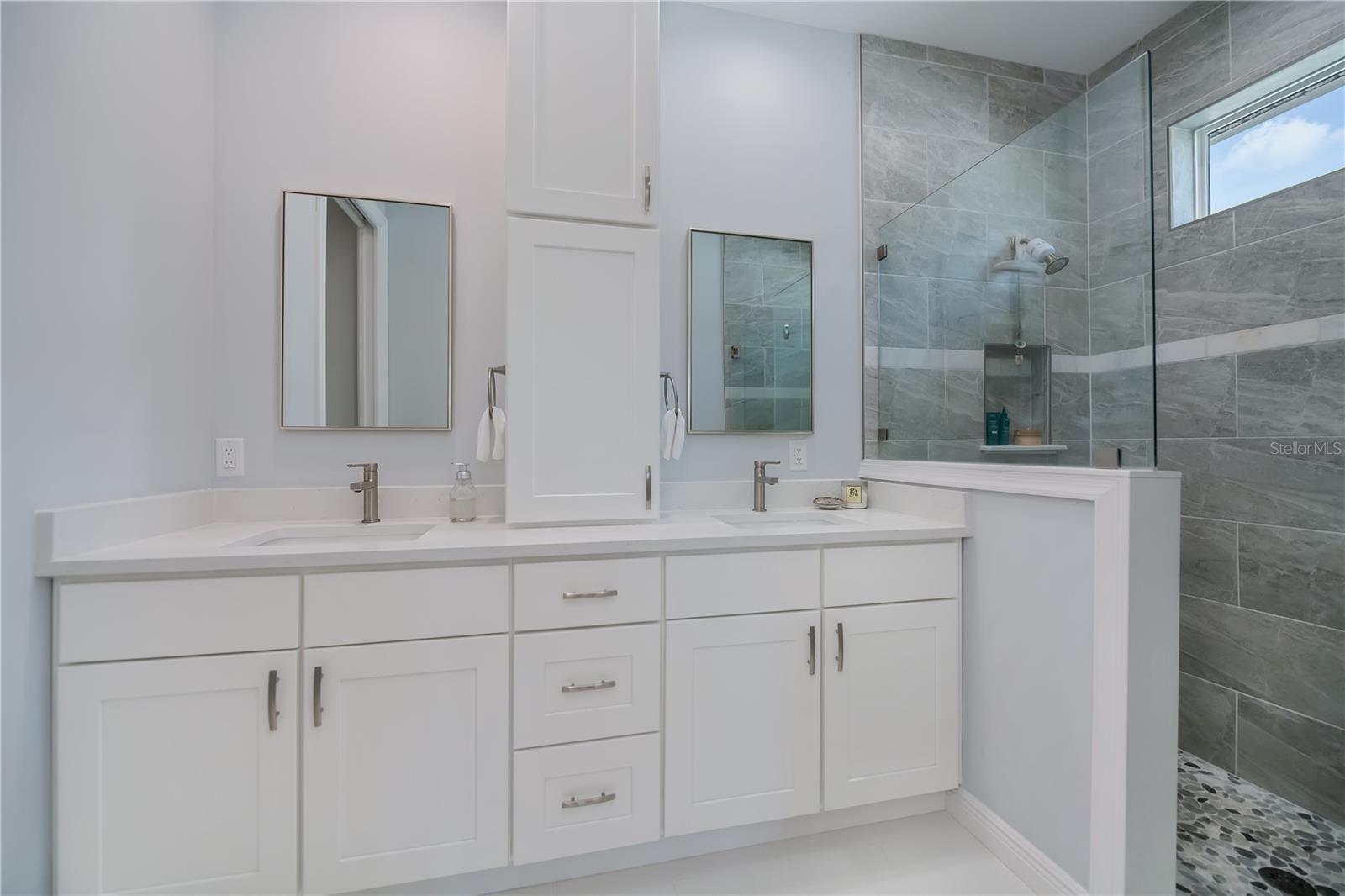 VENICE EDGEWOOD SEC OF - Residential