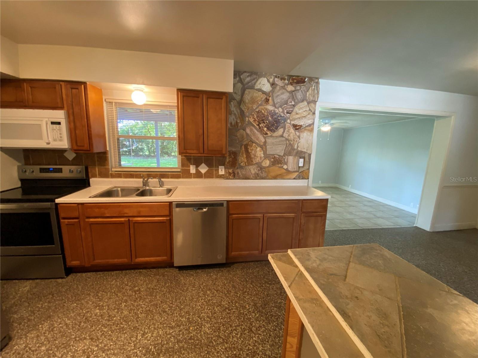 WINTER PARK ESTATES - Residential Lease