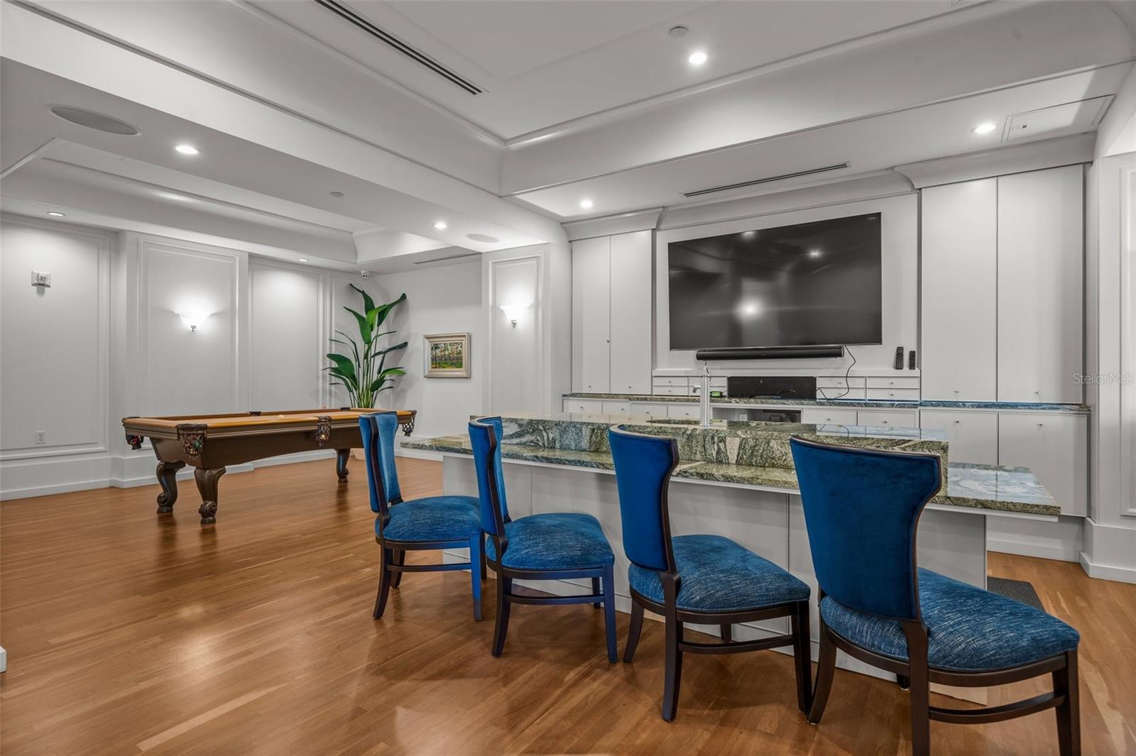 1350 MAIN RESIDENTIAL - Residential