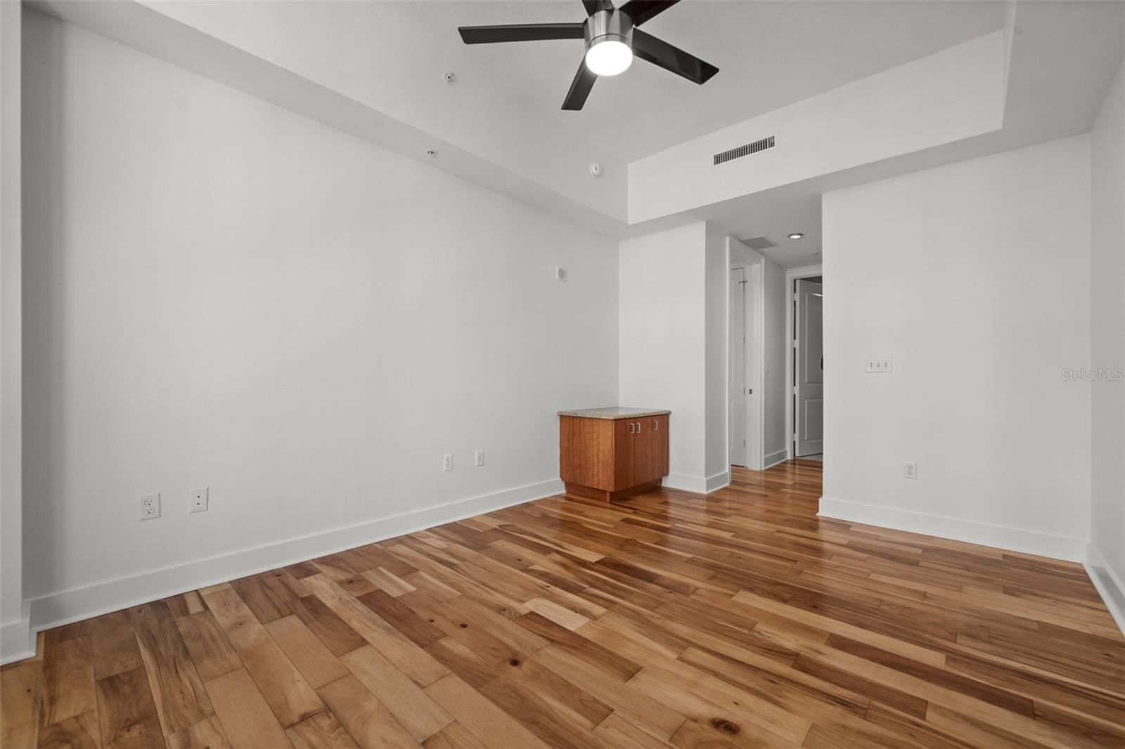 1350 MAIN RESIDENTIAL - Residential