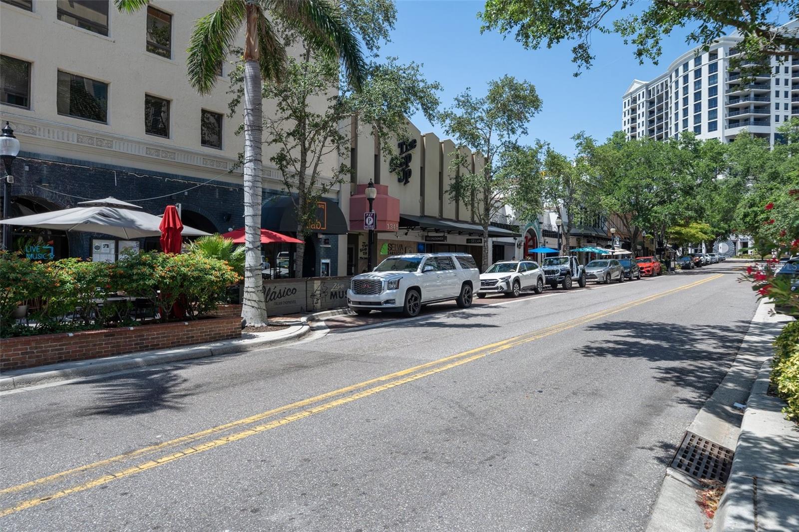 1350 MAIN RESIDENTIAL - Residential