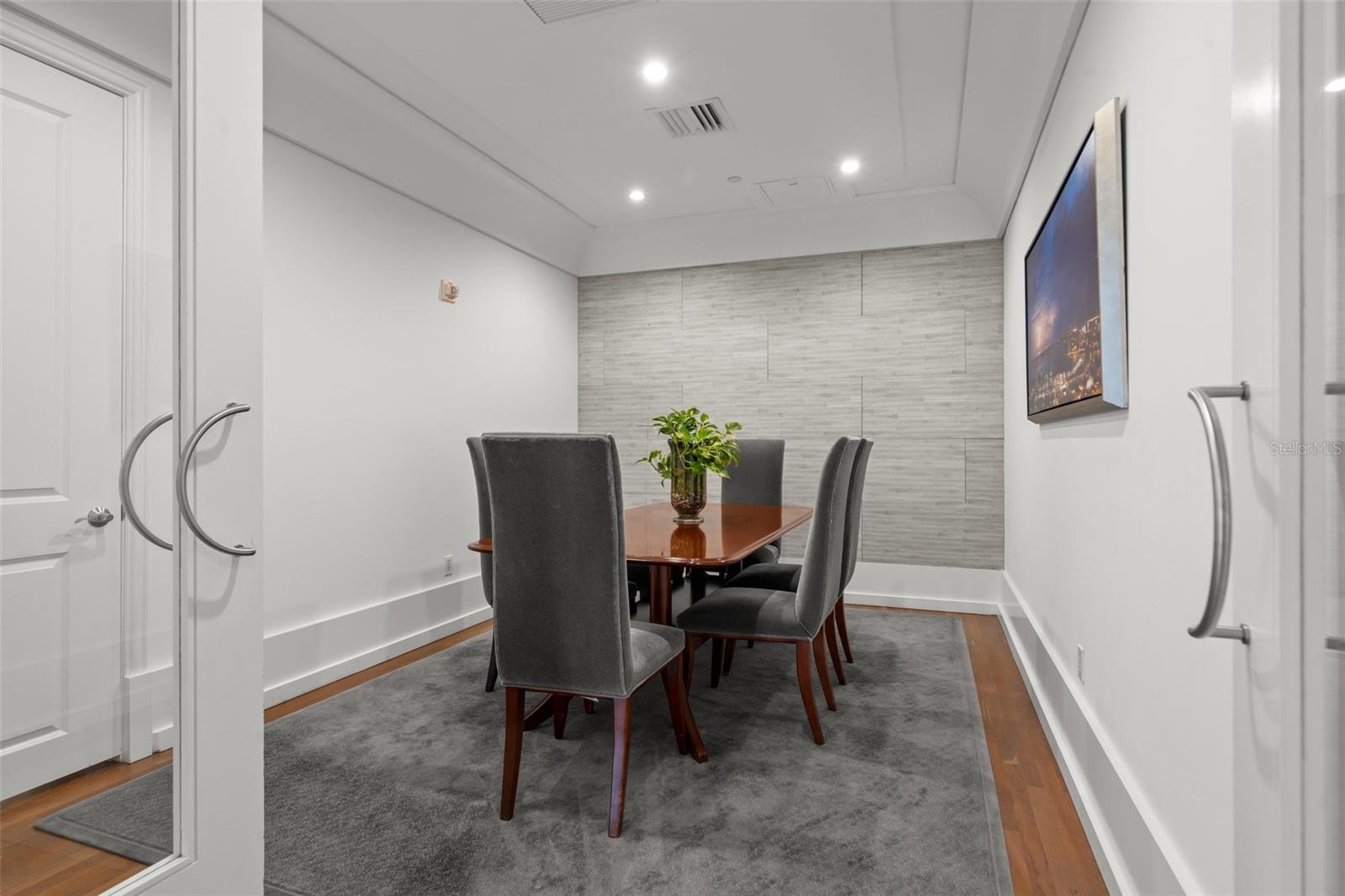 1350 MAIN RESIDENTIAL - Residential