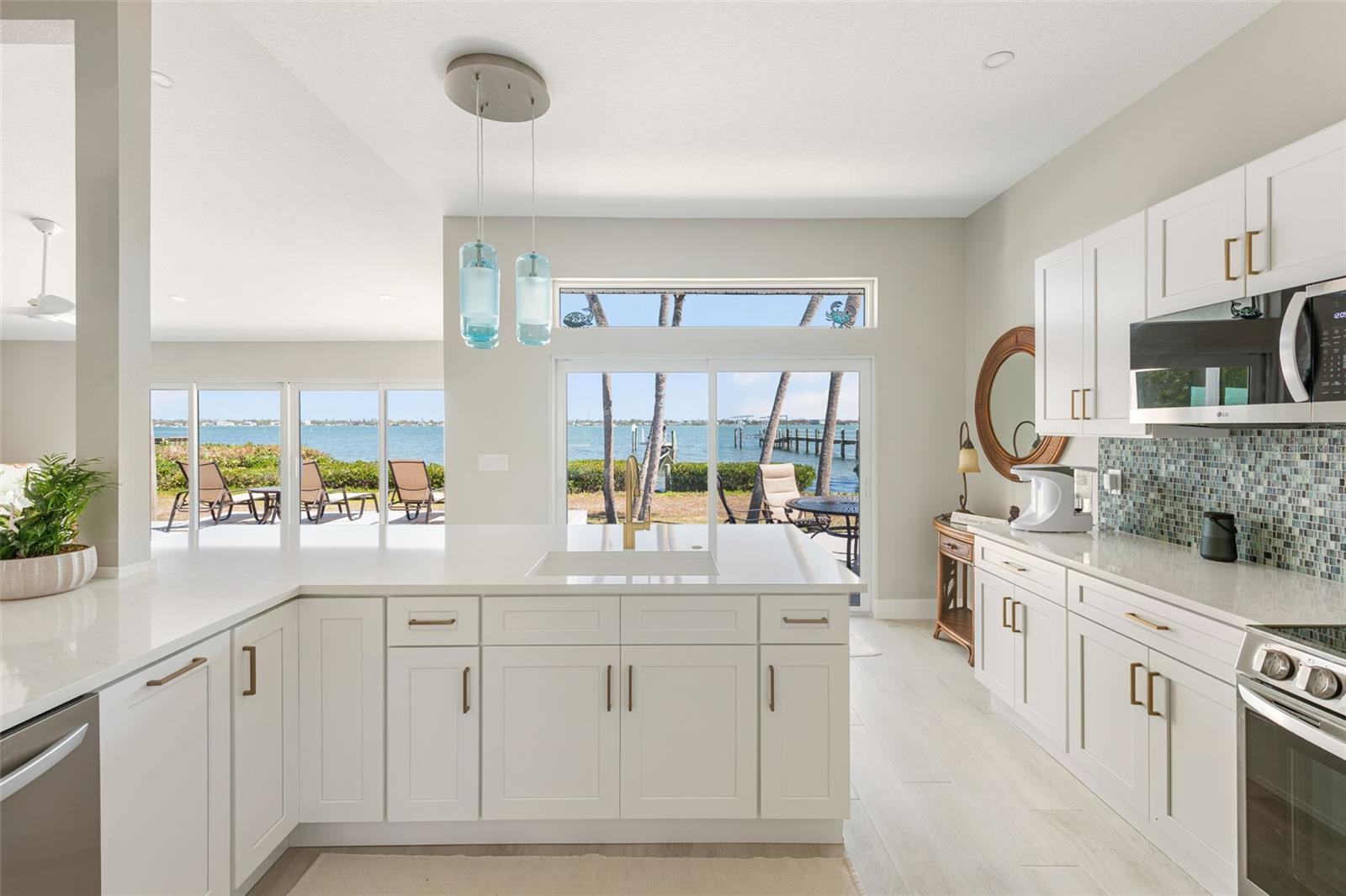 PELICAN SHORES - Residential