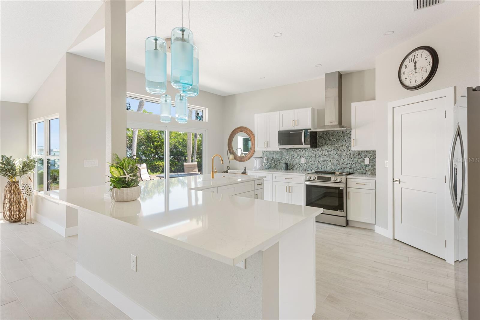 PELICAN SHORES - Residential