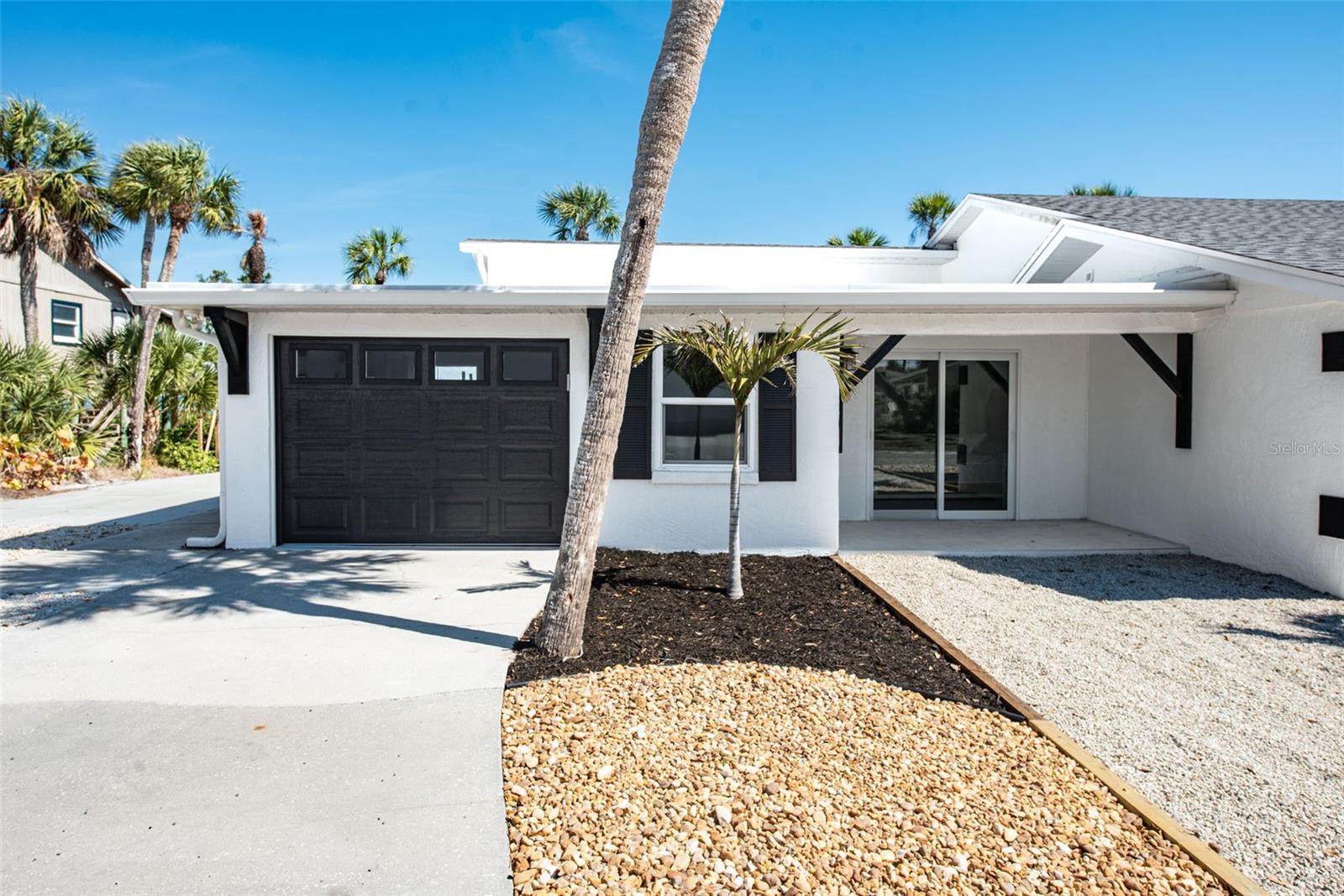 PELICAN SHORES - Residential