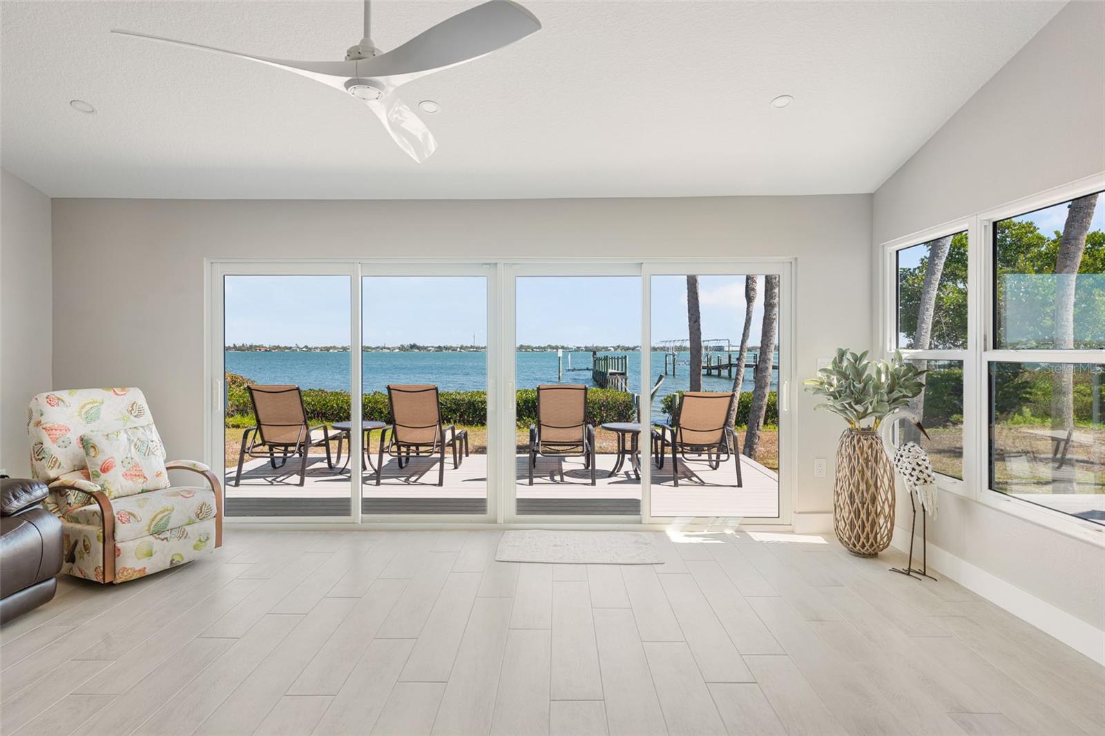 PELICAN SHORES - Residential