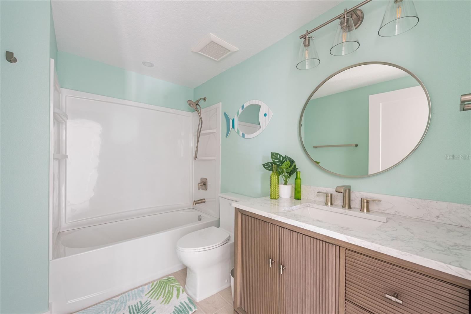 PELICAN SHORES - Residential